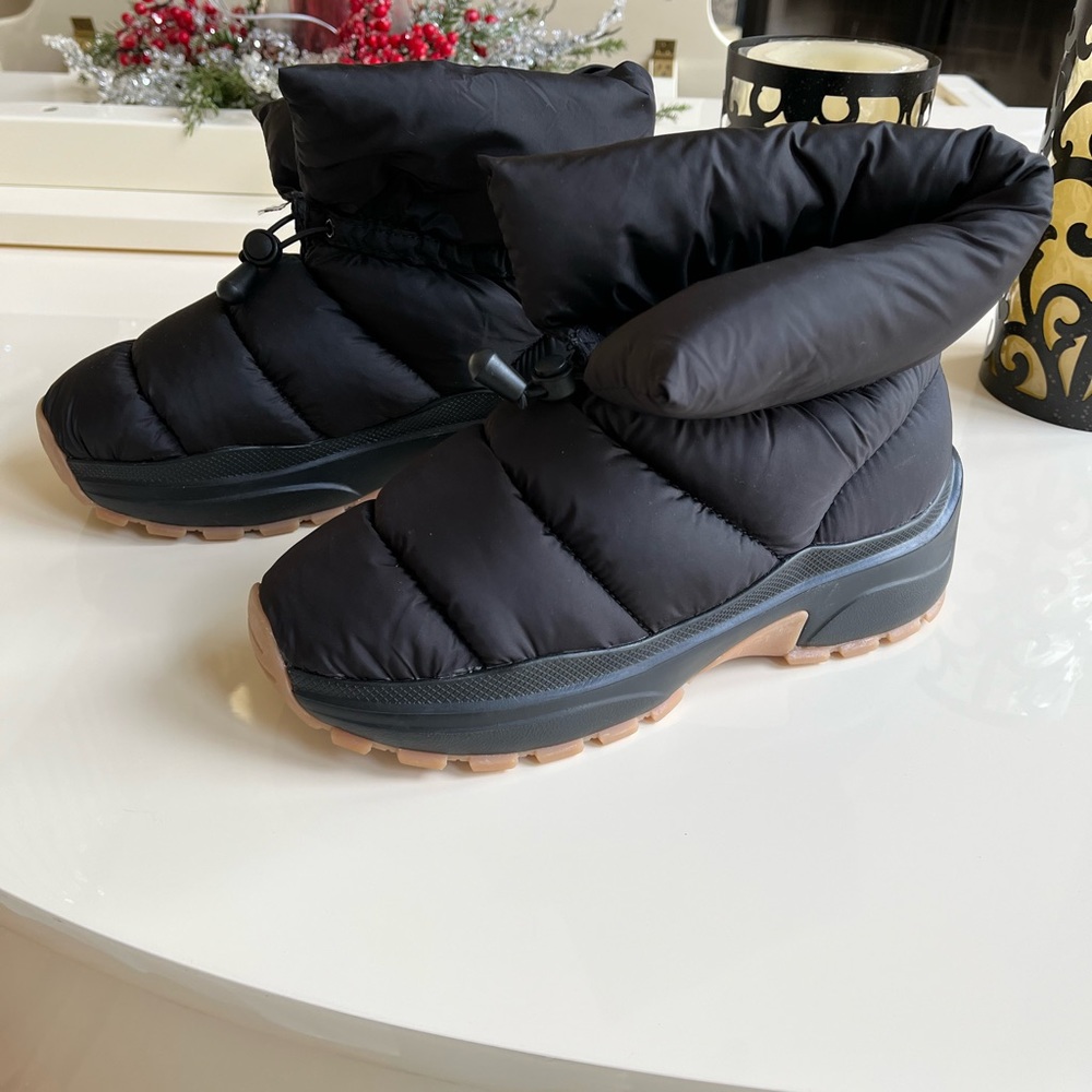 Padded Quilted Boots